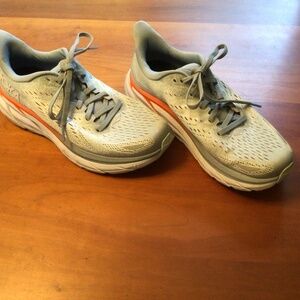 Women’s Hoka One One Clifton  - like new